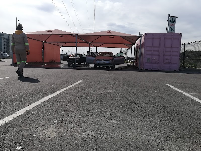 Issa Car Wash - Photo 2